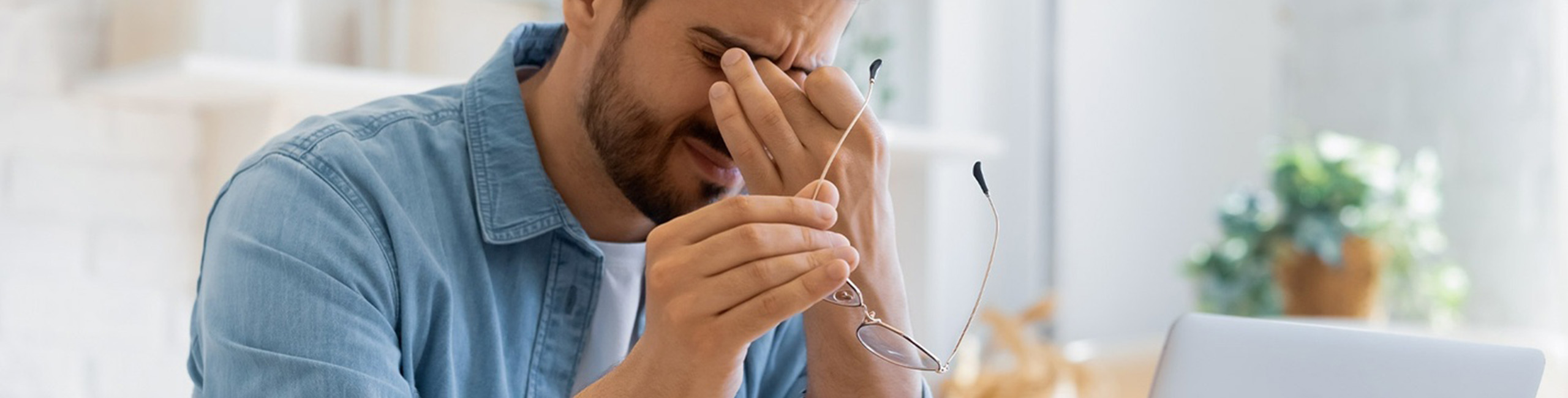 Čovek je bio pod stresom zbog posla.